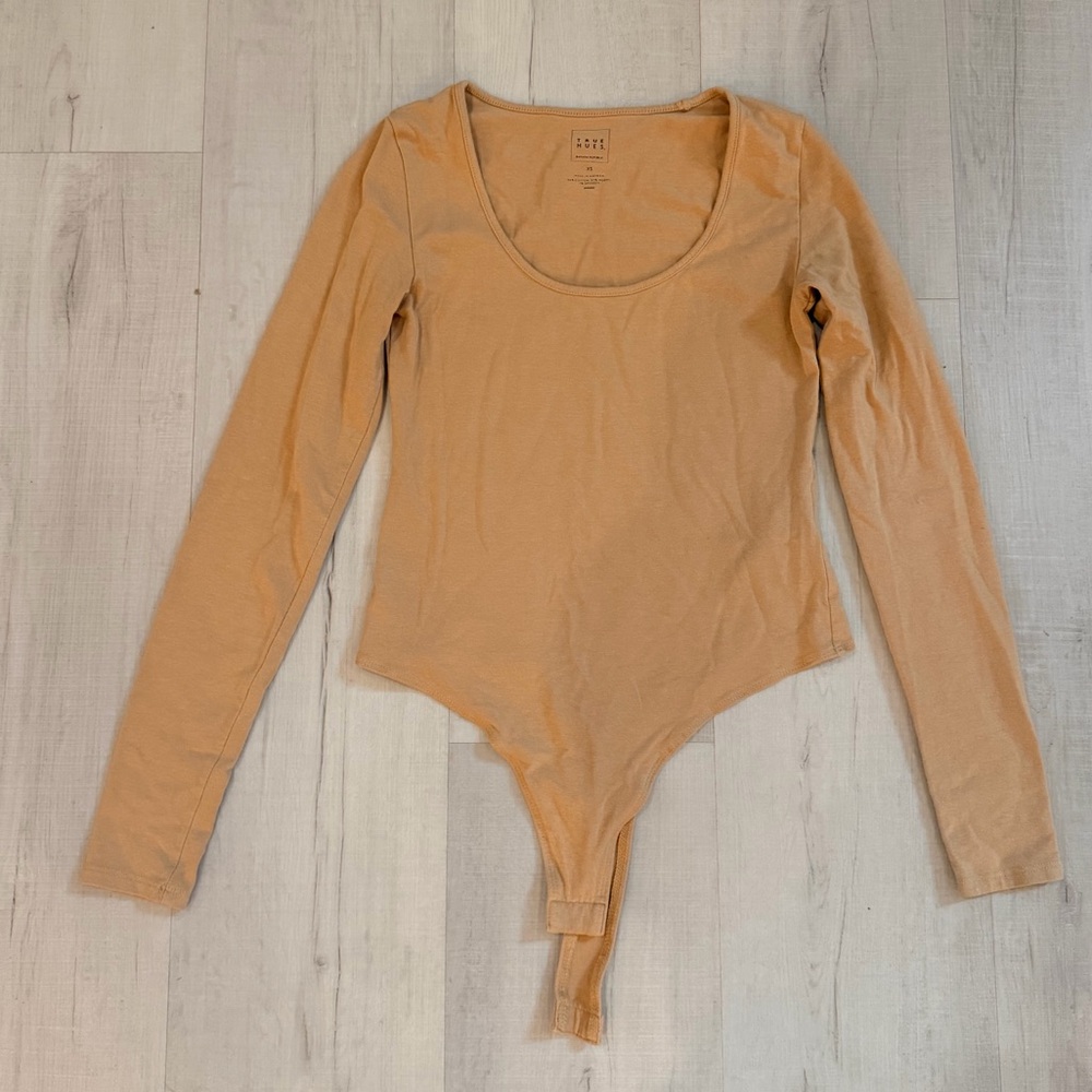 Banana Republic Tan Long Sleeve Scoop Neck Bodysuit size XS